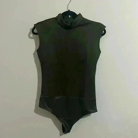 SPANX Tops - SPANX